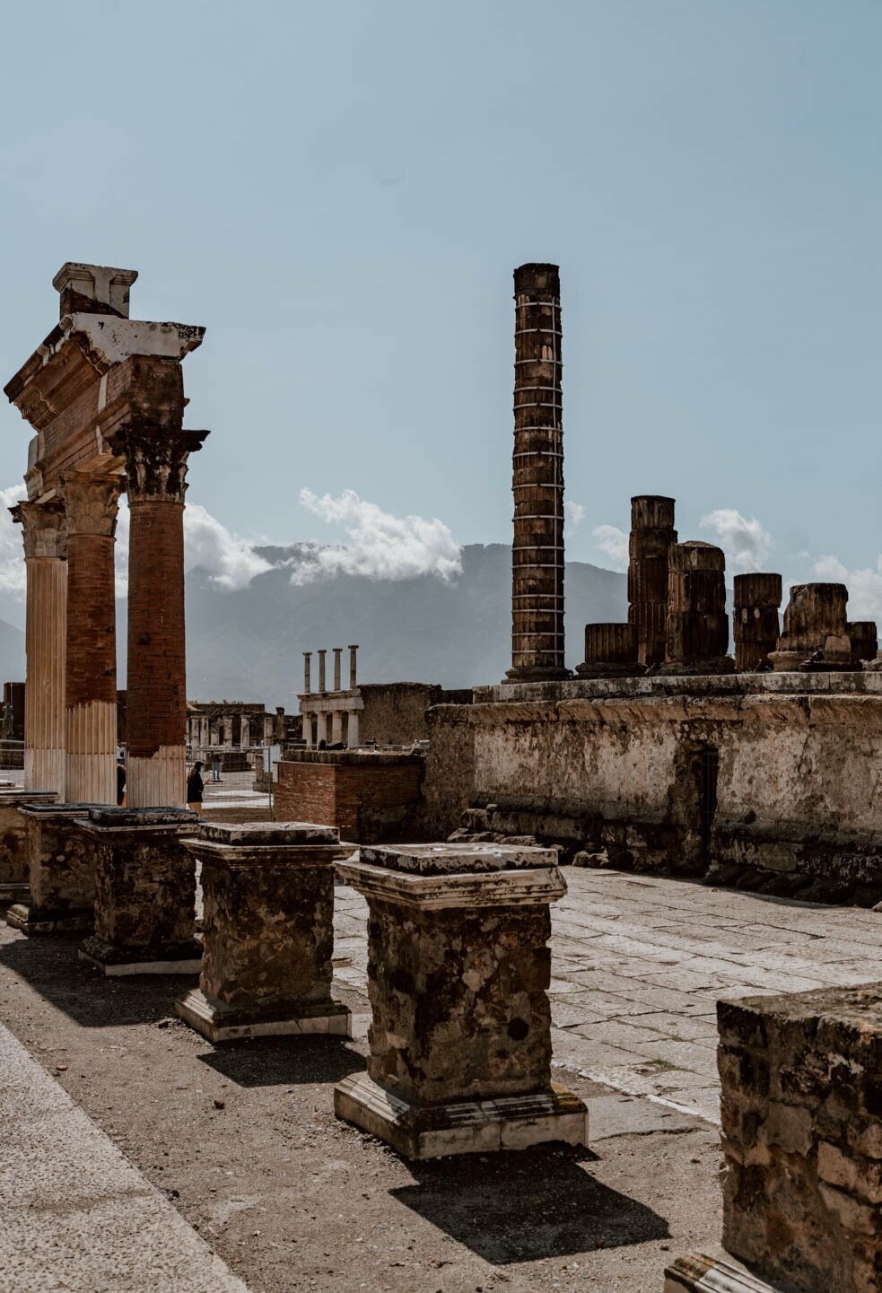 pompeii-along-dusty-roads-22.jpg